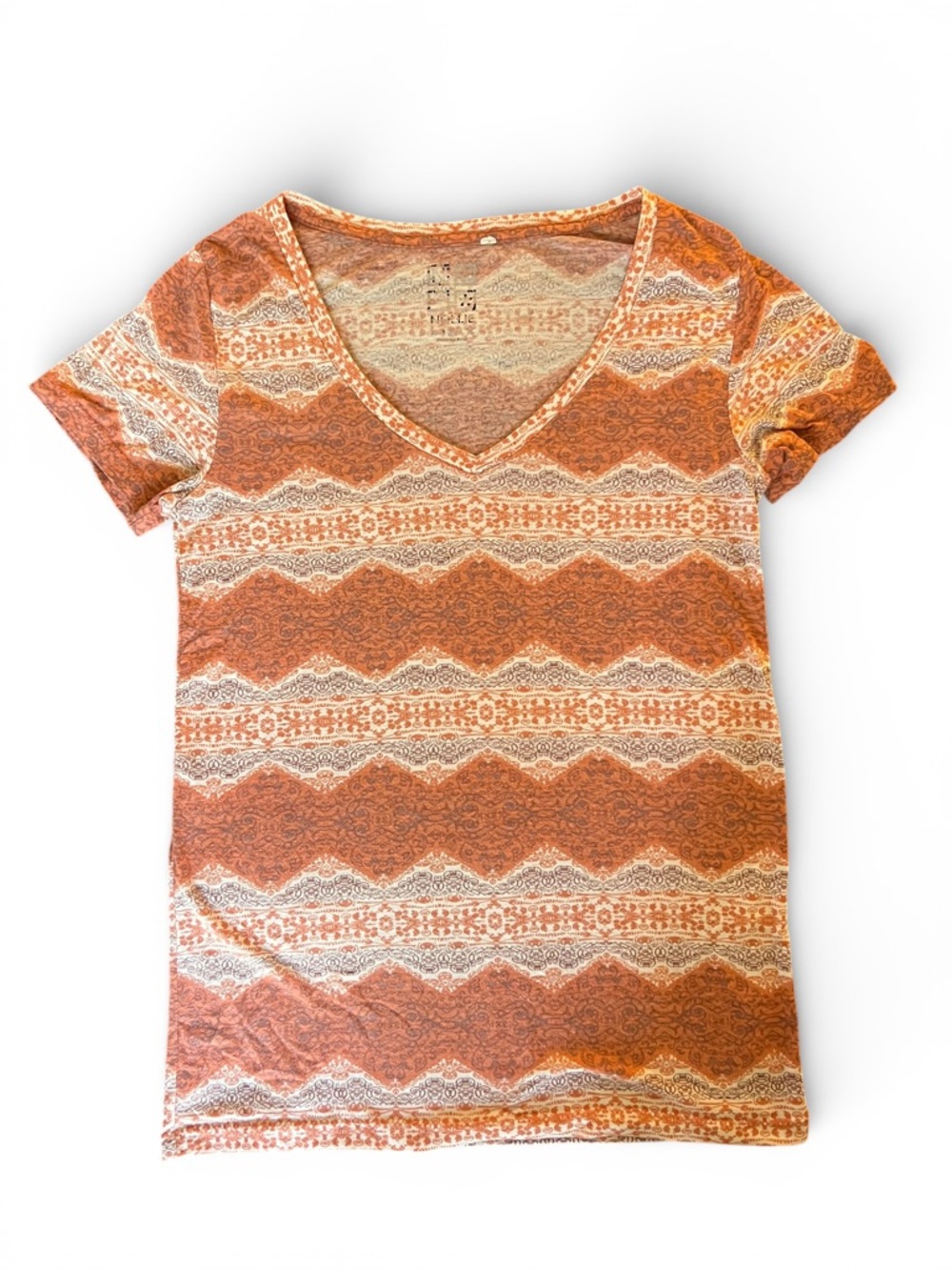 Nollie PacSun V-Neck Women’s Tee with a tribal print M